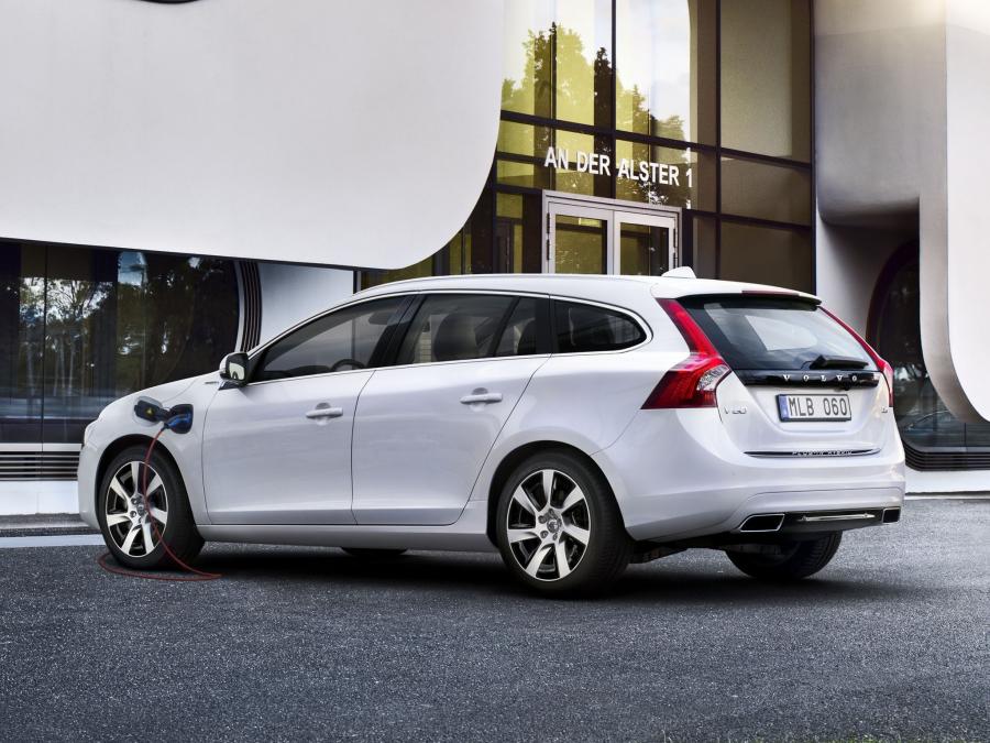  Volvo V60 D6 Plug-In Hybrid 2013 года  (фото 23 из 25)